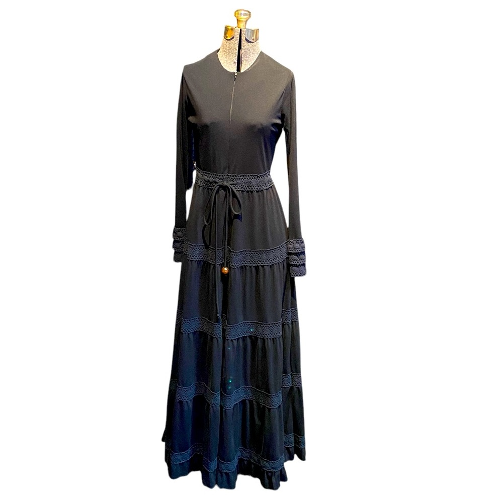 VTG Fenucci black maxi dress long sleeves tiered skirt lace trim drawstring xs